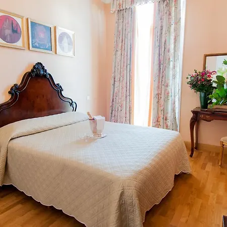 Pentelikon Hotell